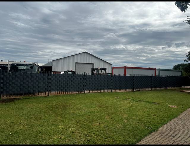4 BEDROOM FREEHOLD FOR SALE IN KAMEELDRIFT EAST